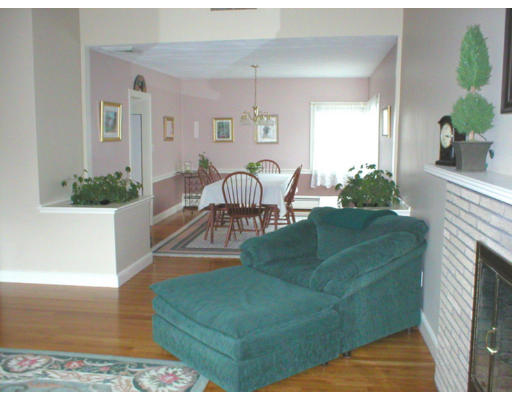 3 Sharon Road Marblehead, MA 01945 - Photo 5 of 12