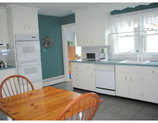 3 Sharon Road Marblehead, MA 01945 - Photo 8 of 12