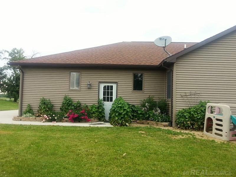 6060 Aitken Road Croswell, MI 48422 - Photo 4 of 25 Gallery Image 4