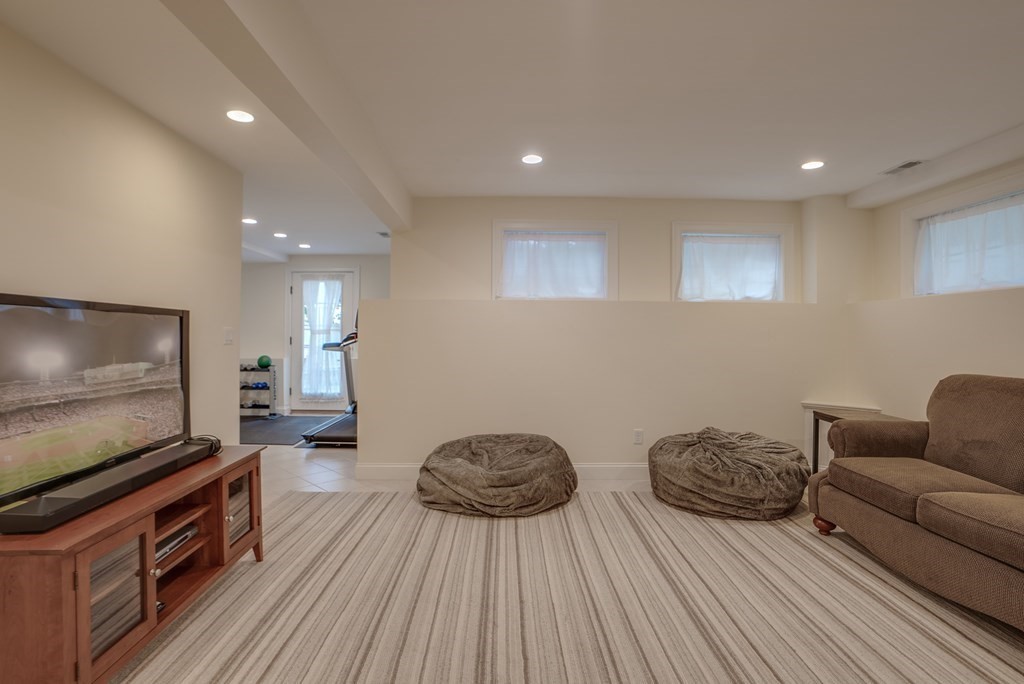 7 Foster Road Bedford, MA 01730 - Photo 30 of 42 Gallery Image 30