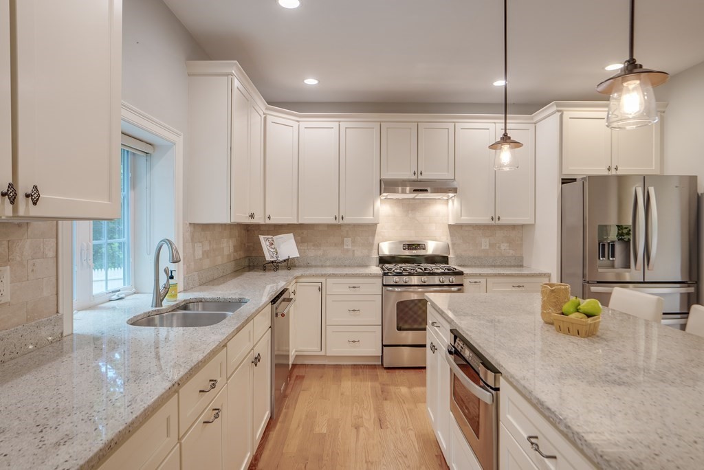 7 Foster Road Bedford, MA 01730 - Photo 7 of 42 Gallery Image 7