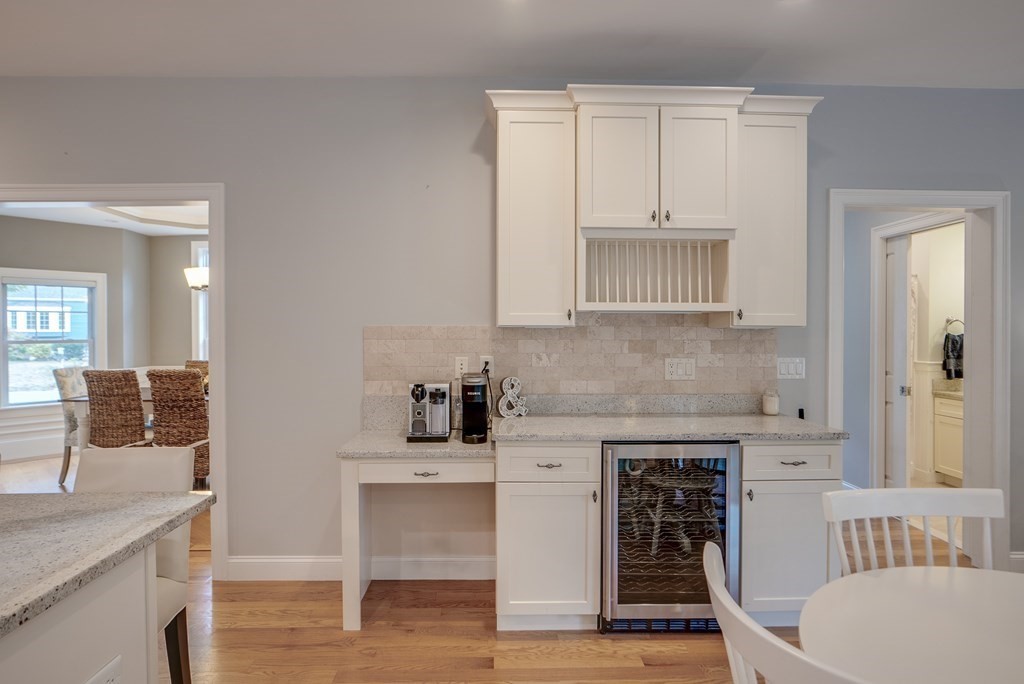 7 Foster Road Bedford, MA 01730 - Photo 8 of 42 Gallery Image 8