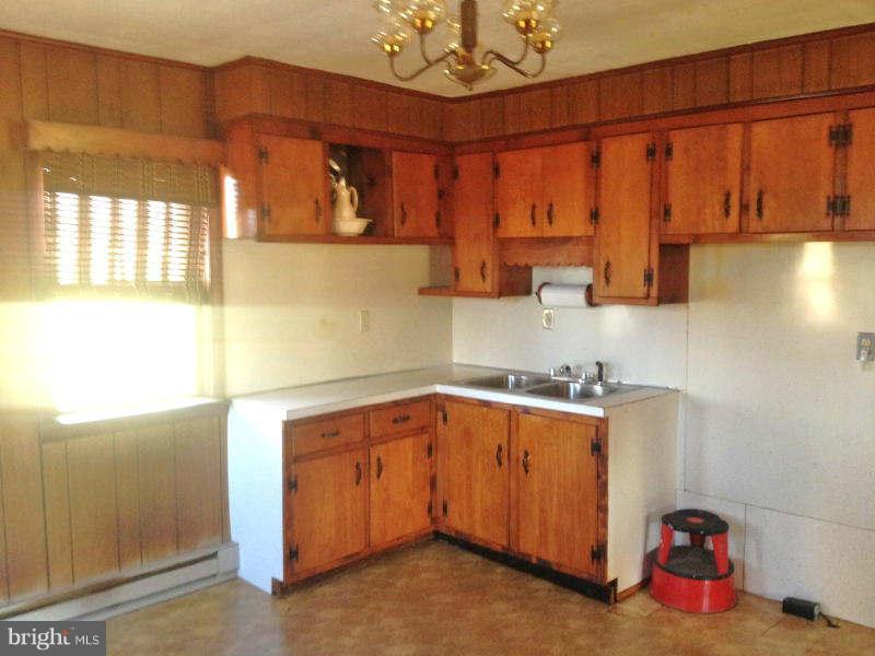13215 Greensburg Road Smithsburg, MD 21783 - Photo 4 of 6 Kitchen