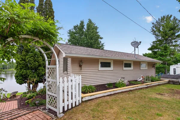 $234,900 | 14384 Zimmerman Drive, Hudson, MI 49247