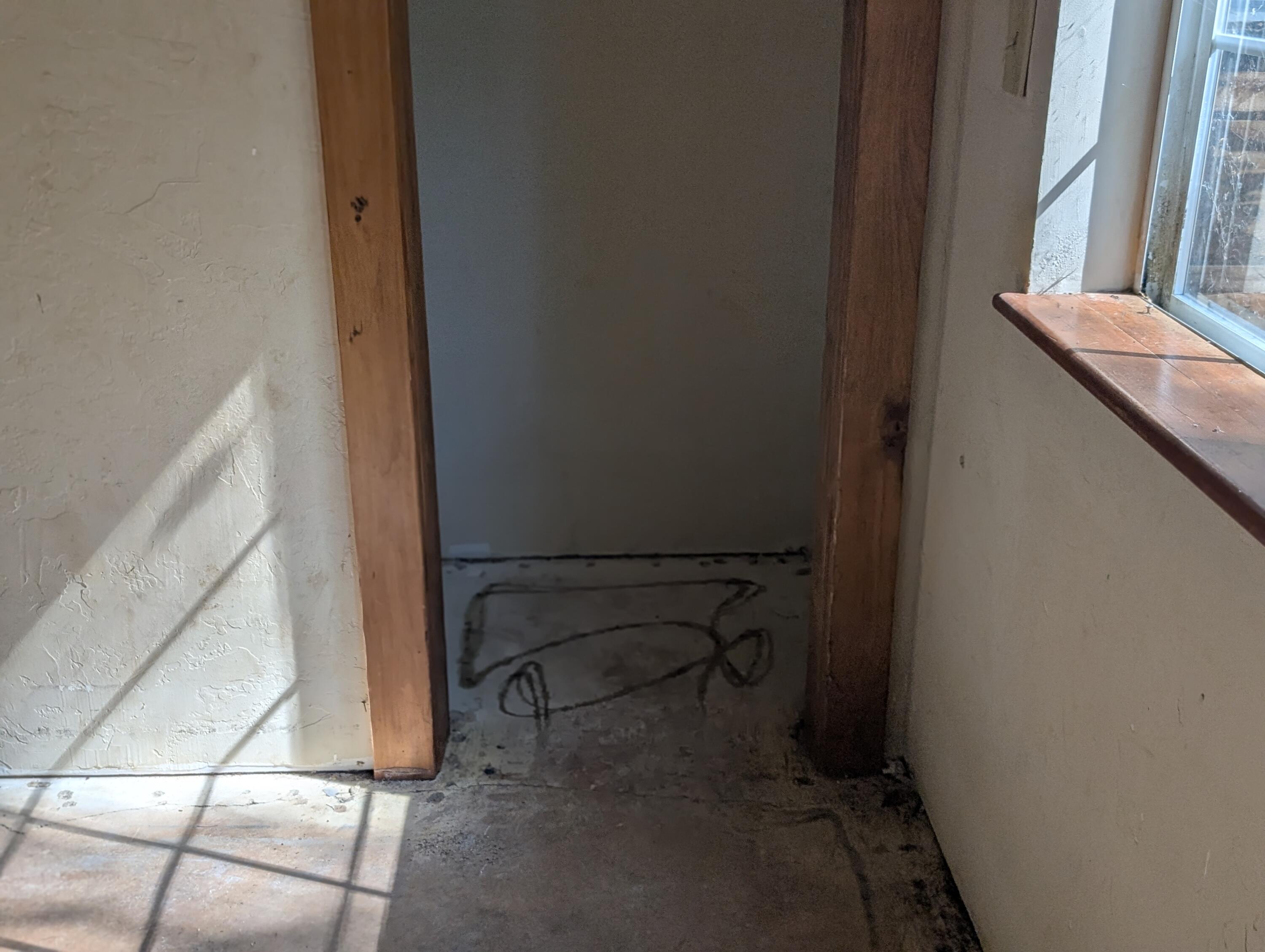 211 Goa Way Lewiston, CA 96052 - Photo 20 of 44 a bathroom with a window