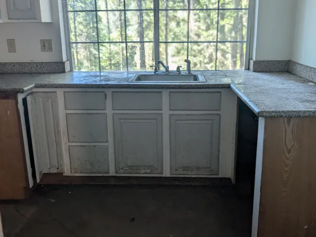 $219,700 | 211 Goa Way, Lewiston, CA 96052