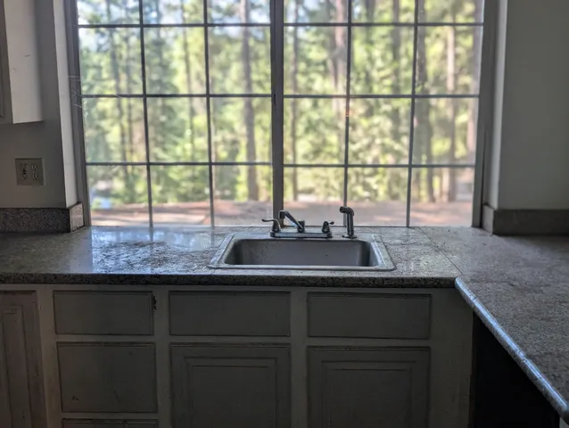 $219,700 | 211 Goa Way, Lewiston, CA 96052