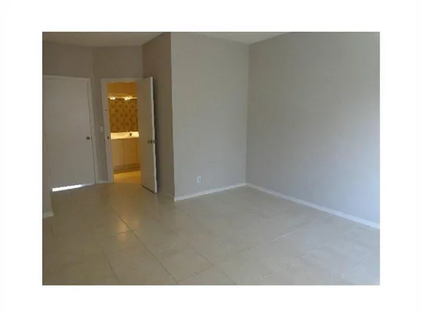 $2,400 | 51 Whitehead Circle, Unit 51, Weston, FL 33326