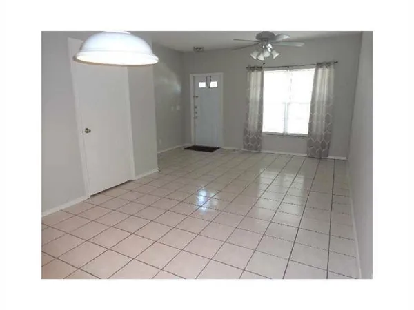 $2,400 | 51 Whitehead Circle, Unit 51, Weston, FL 33326
