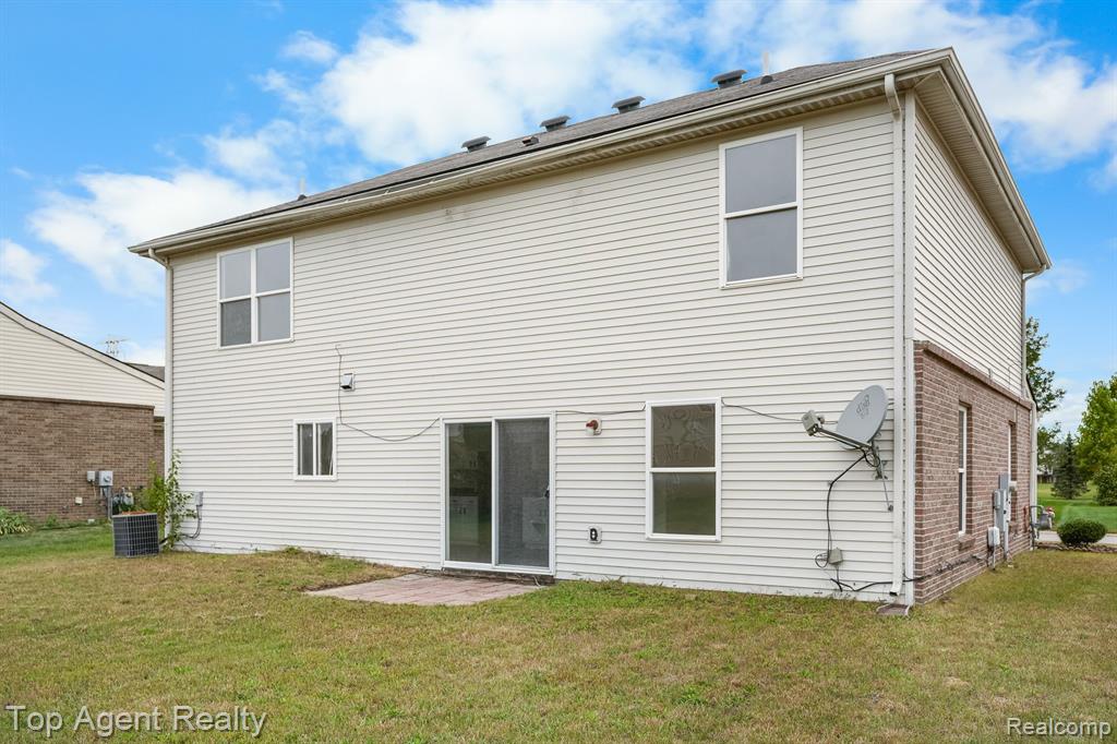 42117 Camden Road Belleville, MI 48111 - Photo 6 of 31