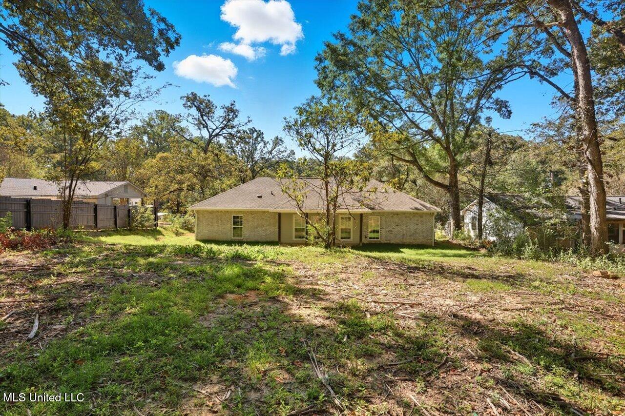 711 East Leake Street Clinton, MS 39056 - Photo 23 of 23 26-711 E Leake St _ Home Tours MS