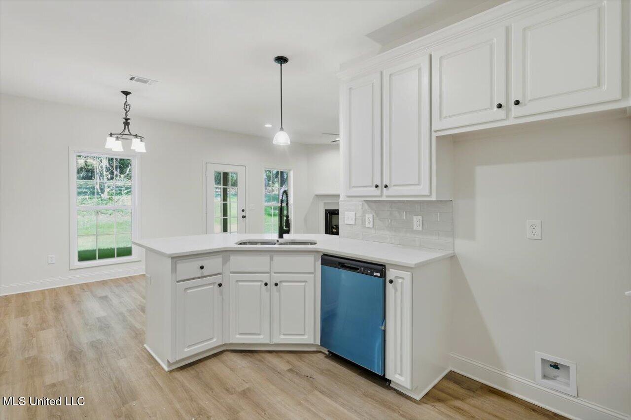 711 East Leake Street Clinton, MS 39056 - Photo 7 of 23 10-711 E Leake St _ Home Tours MS