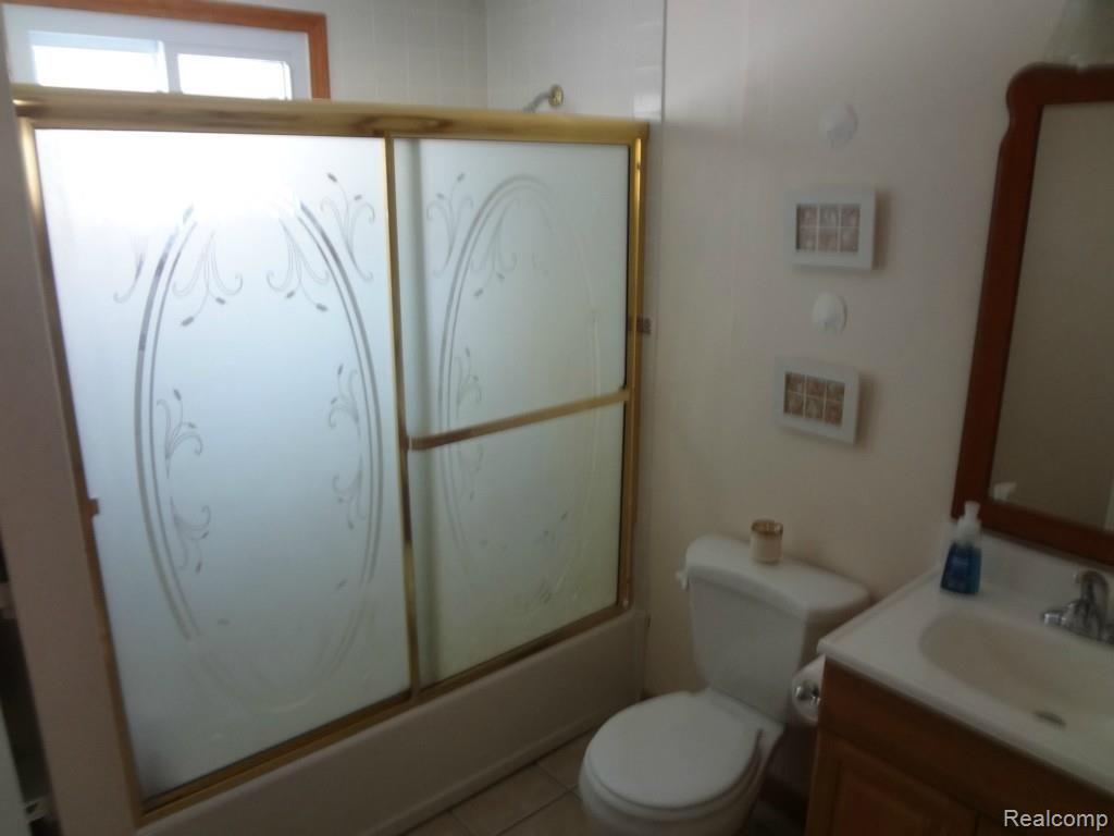 28282 Haas Road Wixom, MI 48393 - Photo 12 of 13 DSC08010.jpg