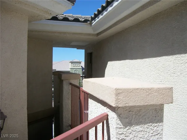 $1,475 | 7123 South Durango Drive, Unit 302, Las Vegas, NV 89113