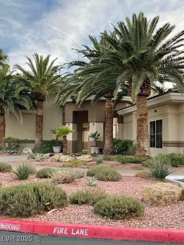 $1,475 | 7123 South Durango Drive, Unit 302, Las Vegas, NV 89113