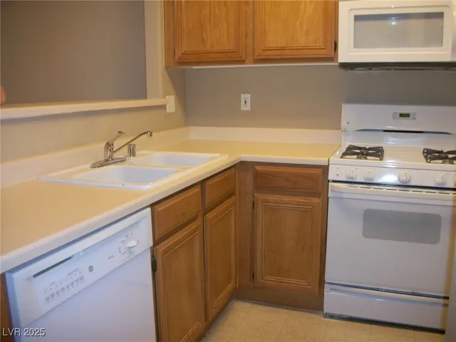 $1,475 | 7123 South Durango Drive, Unit 302, Las Vegas, NV 89113