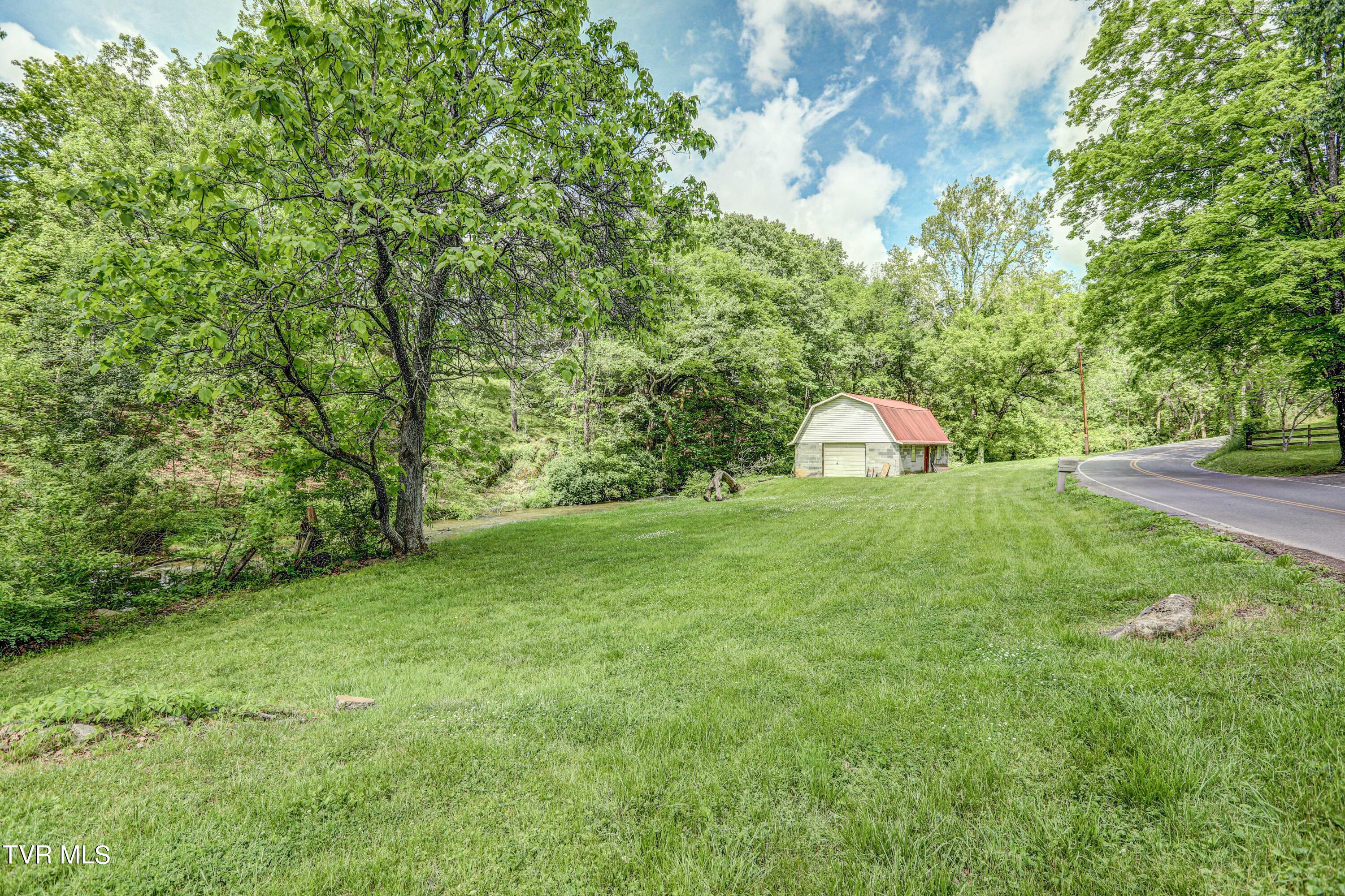 903 Paperville Road Bristol, TN 37620 - Photo 13 of 58 B42A8963_4_5_6_7