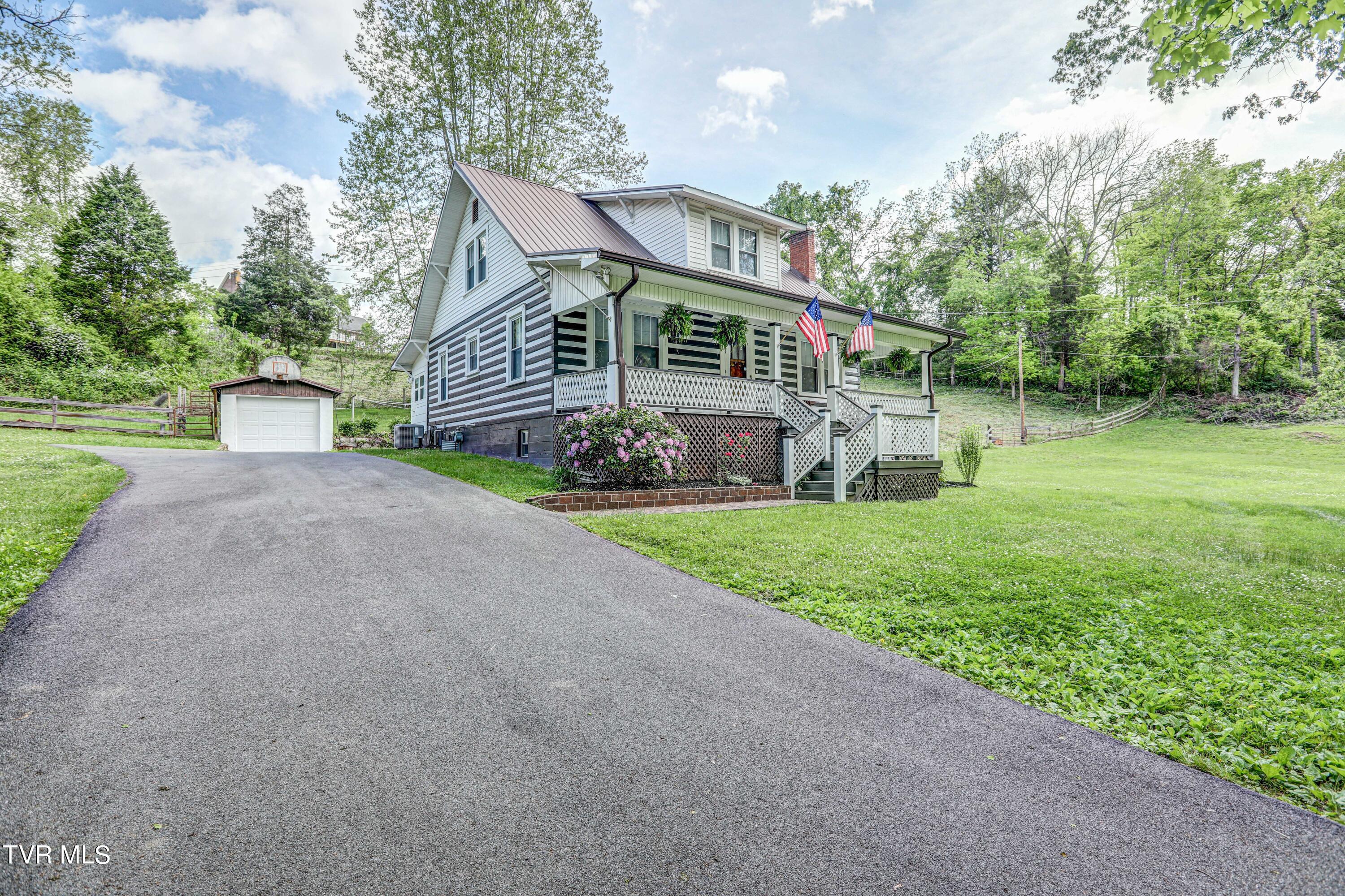 903 Paperville Road Bristol, TN 37620 - Photo 3 of 58 B42A8908_09_10_11_12