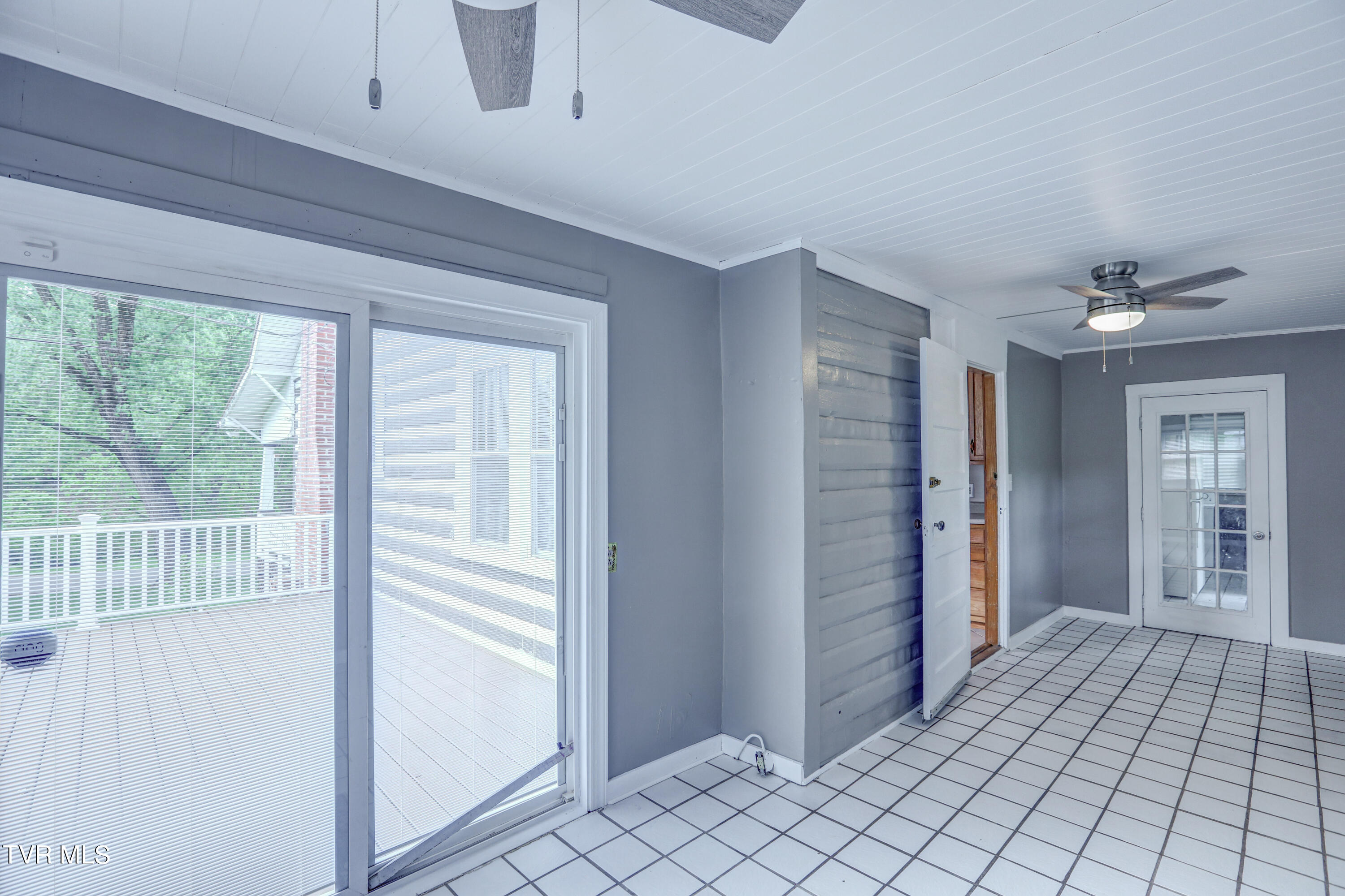 903 Paperville Road Bristol, TN 37620 - Photo 34 of 58 B42A9078_79_80_81_82