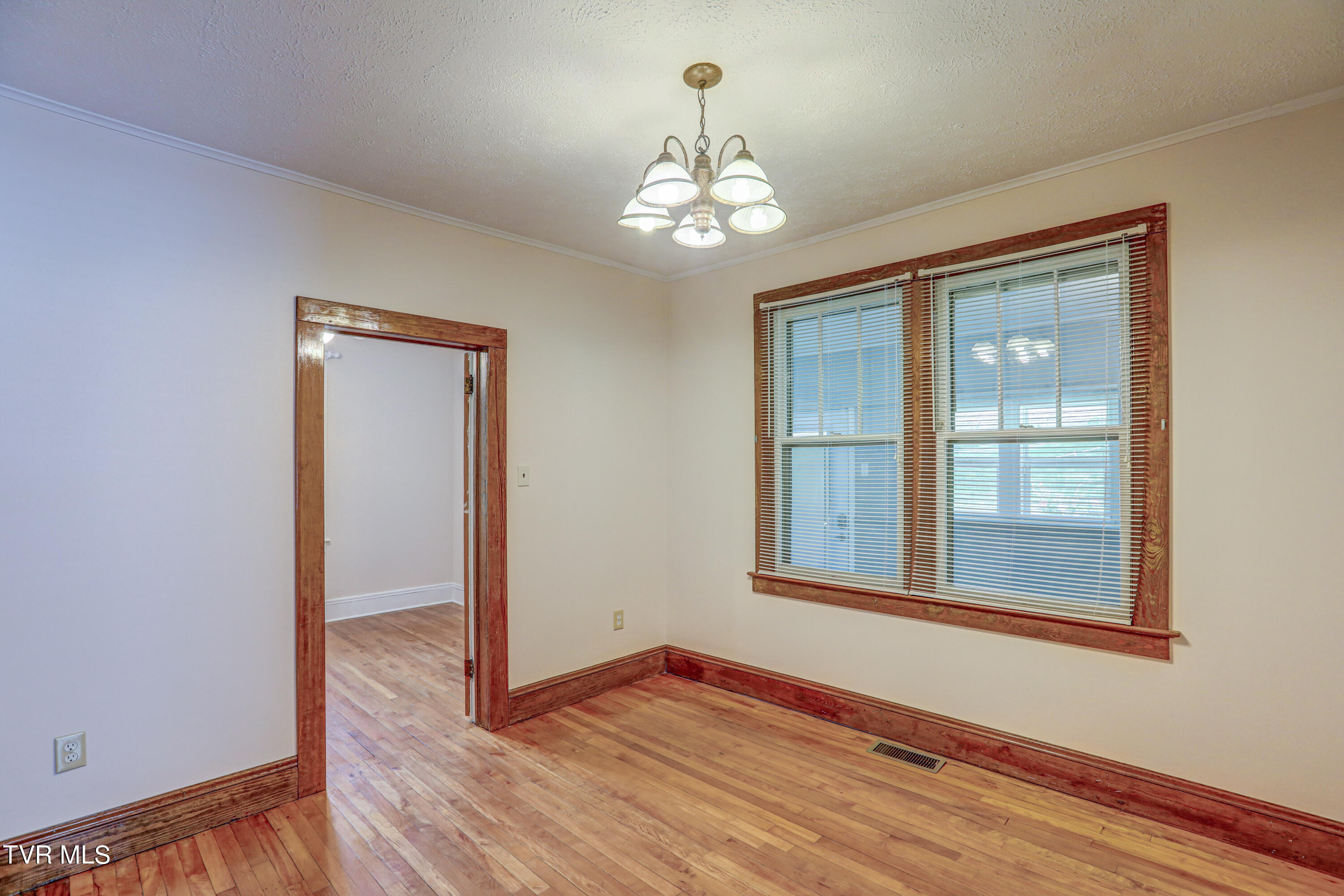 903 Paperville Road Bristol, TN 37620 - Photo 38 of 58 B42A9103_4_5_6_7