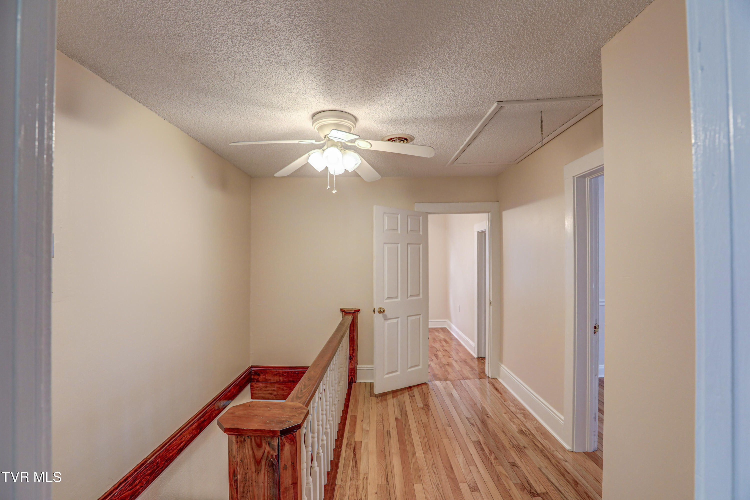 903 Paperville Road Bristol, TN 37620 - Photo 47 of 58 B42A9148_49_50_51_52