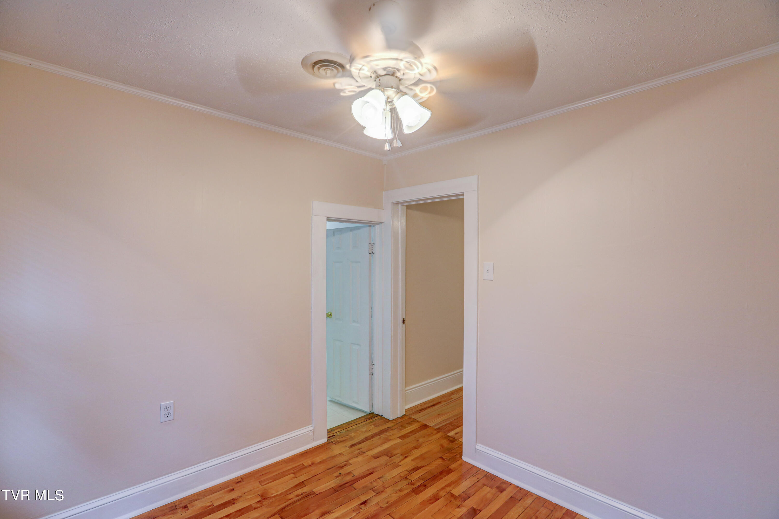 903 Paperville Road Bristol, TN 37620 - Photo 54 of 58 B42A9183_4_5_6_7