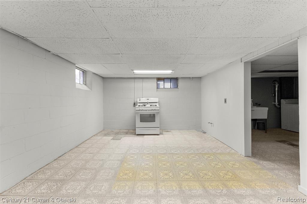 4875 Maple Street Dearborn, MI 48126 - Photo 25 of 36 Gallery Image 25