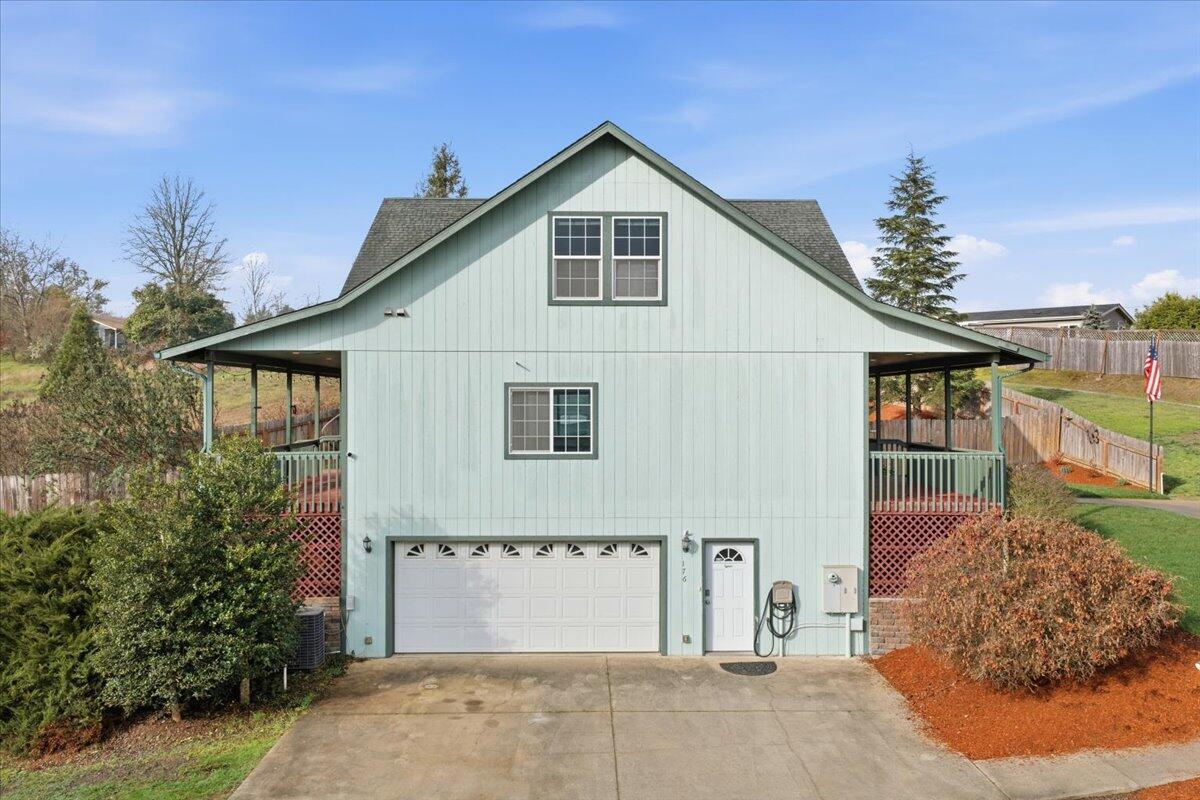 176 Nehalem Loop Roseburg, OR 97471 - Photo 35 of 42 35-DJI_20260206102943_0113_D