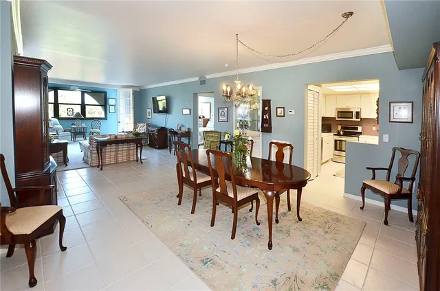 a view of a livingroom and dining room
