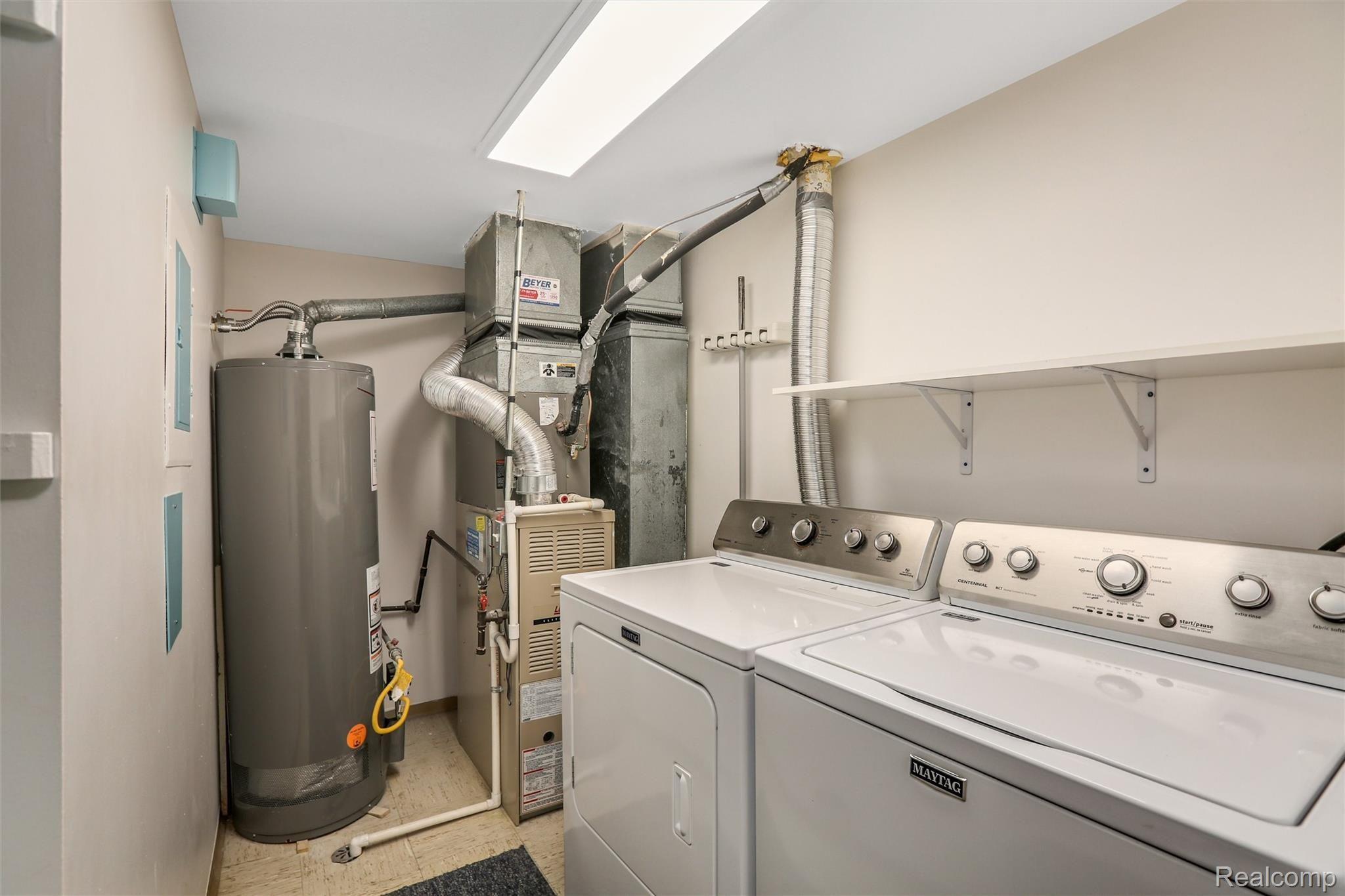 27374 Evergreen Road, Unit 4 Southfield, MI 48076 - Photo 20 of 26 27374 Evergreen Rd, Lathrup Village, MI 48076 Laundry Room