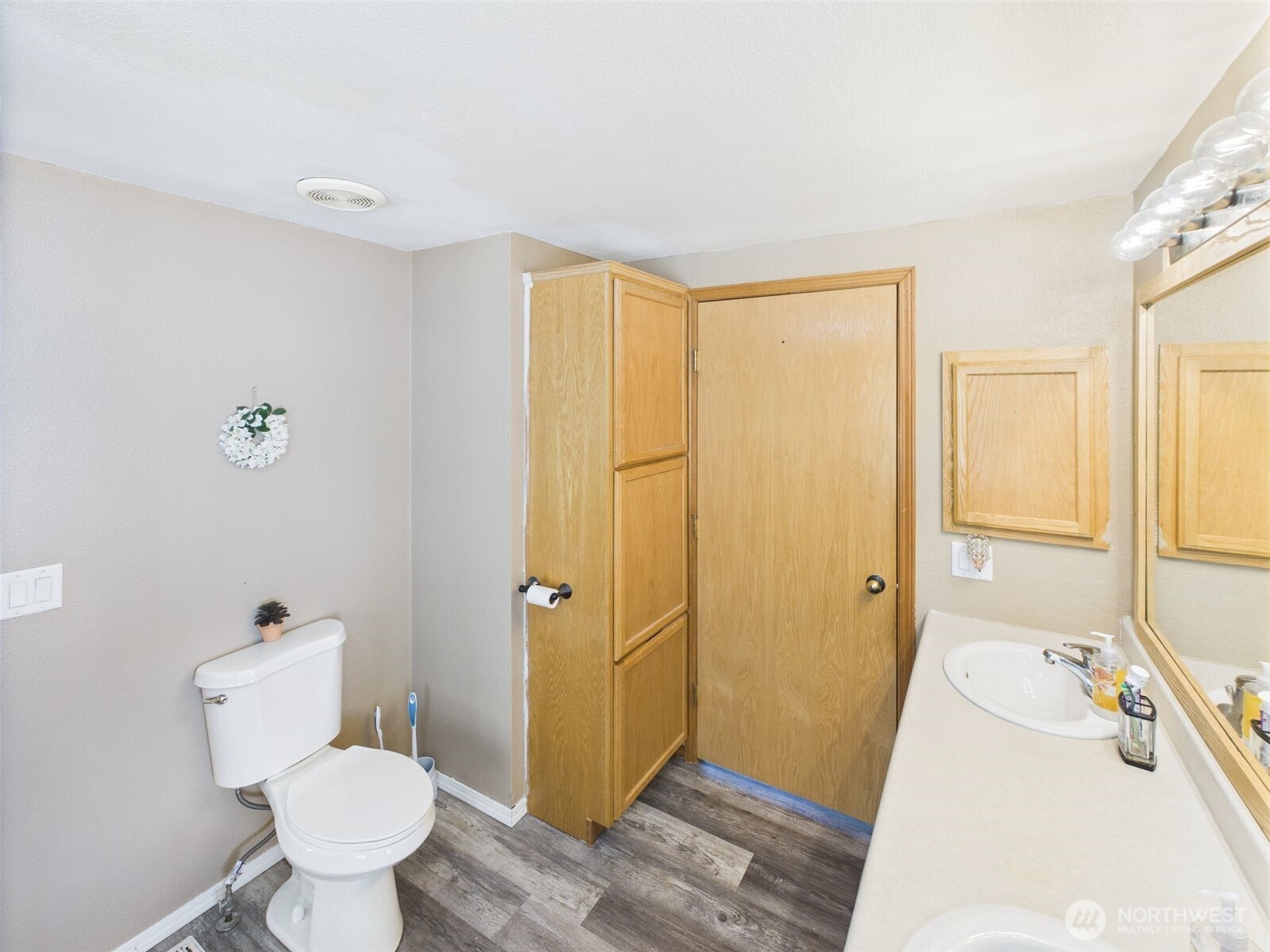 241 Wolf Fork Road Dayton, WA 99328 - Photo 13 of 40 a bathroom with a sink and toilet