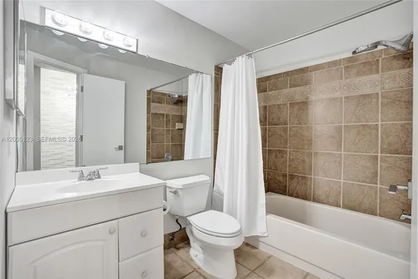 $450,000 | 2062 Discovery Circle East, Deerfield Beach, FL 33442