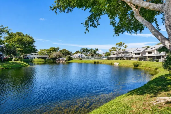 $450,000 | 2062 Discovery Circle East, Deerfield Beach, FL 33442