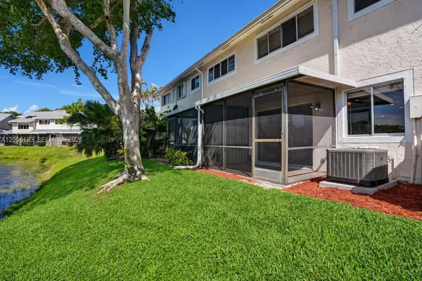 $450,000 | 2062 Discovery Circle East, Deerfield Beach, FL 33442