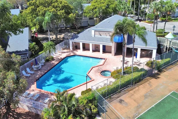 $450,000 | 2062 Discovery Circle East, Deerfield Beach, FL 33442