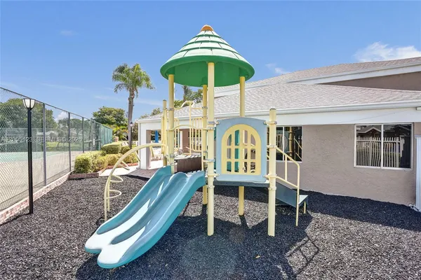 $450,000 | 2062 Discovery Circle East, Deerfield Beach, FL 33442