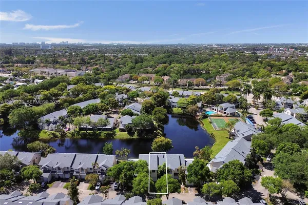 $450,000 | 2062 Discovery Circle East, Deerfield Beach, FL 33442