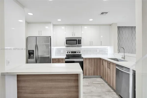 $450,000 | 2062 Discovery Circle East, Deerfield Beach, FL 33442