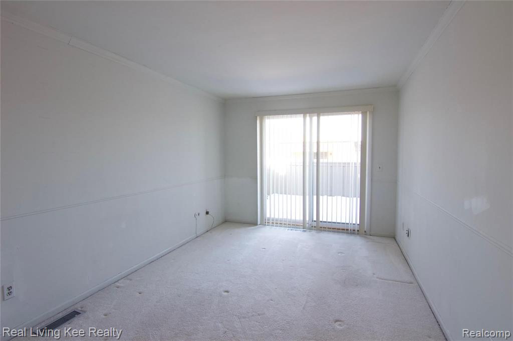 1239 Oakwood Court, Unit 29 Rochester, MI 48307 - Photo 17 of 30