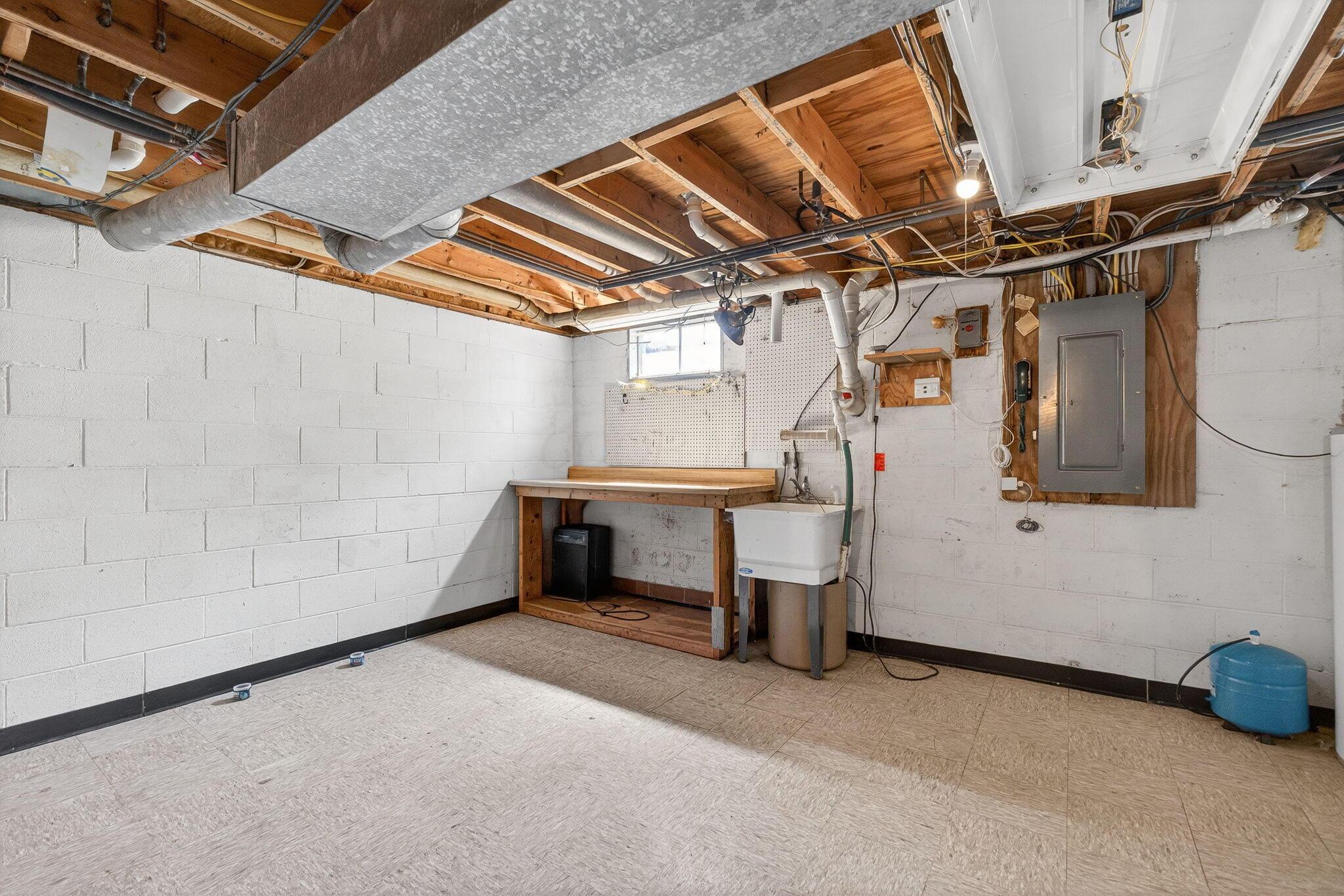 4985 Dellen Road Groveport, OH 43125 - Photo 56 of 60 4985 Dellen Rd (Interior)-46