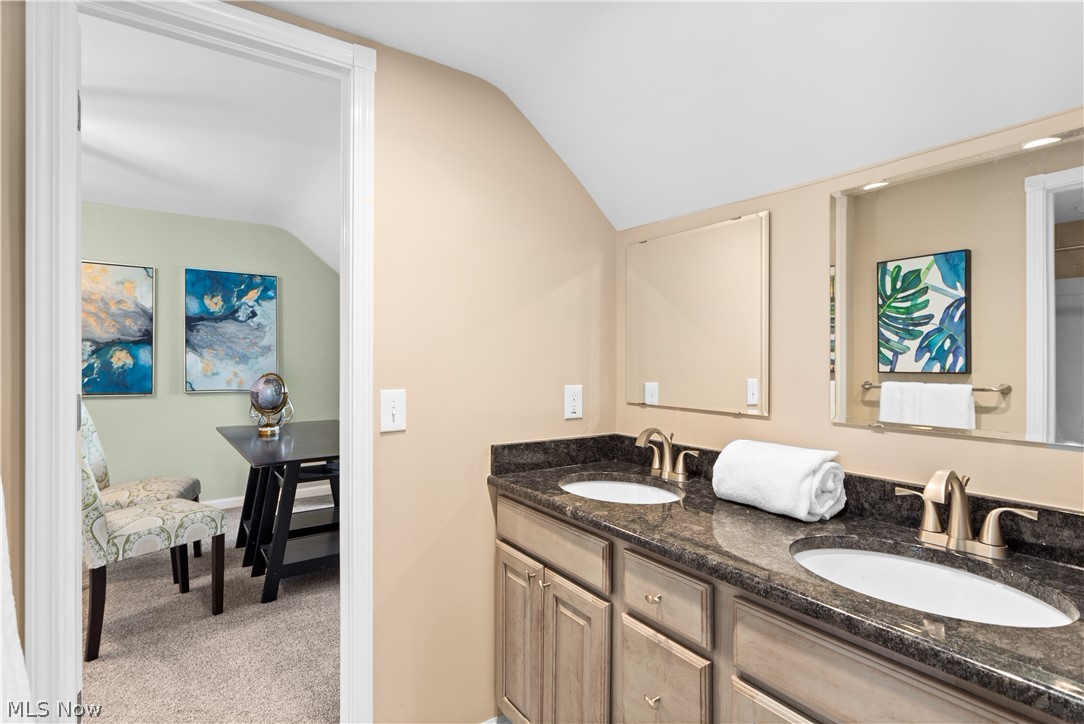 20935 Mastick Road Cleveland, OH 44126 - Photo 25 of 35 Gallery Image 25