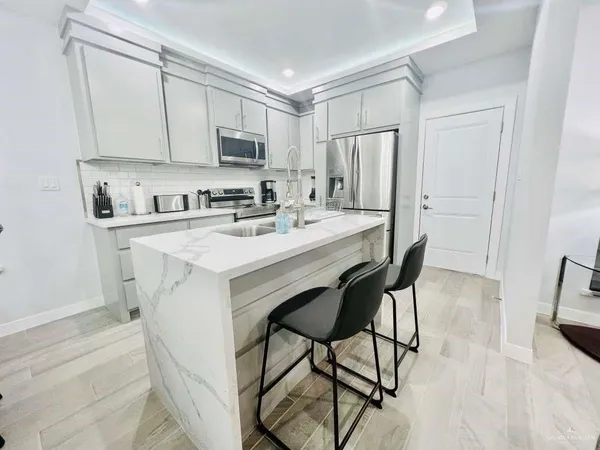 $2,700 | 3901 Fir Avenue, McAllen, TX 78501