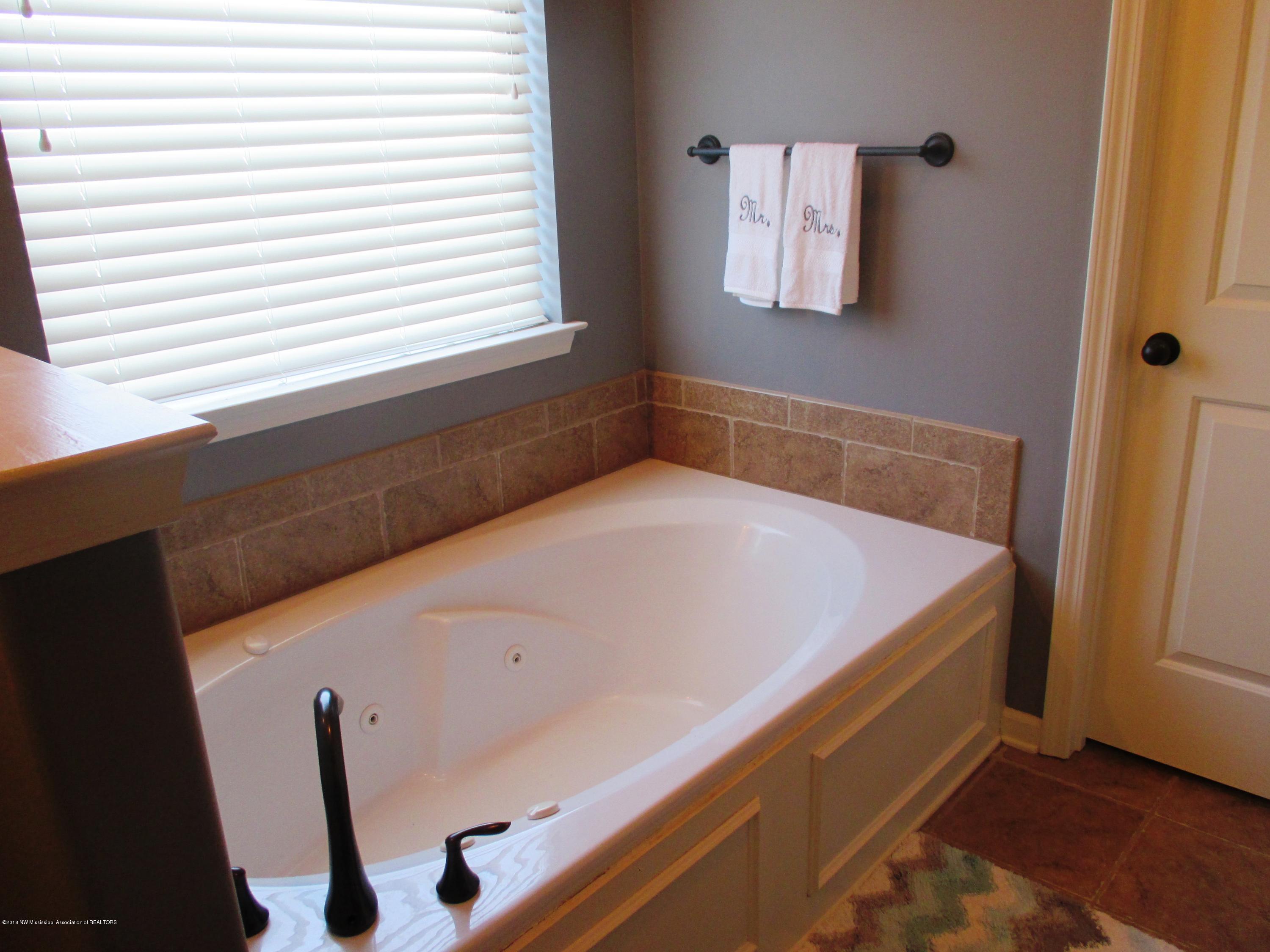 9239 Mitchell's Corner Road East Olive Branch, MS 38654 - Photo 18 of 31 Master Bath