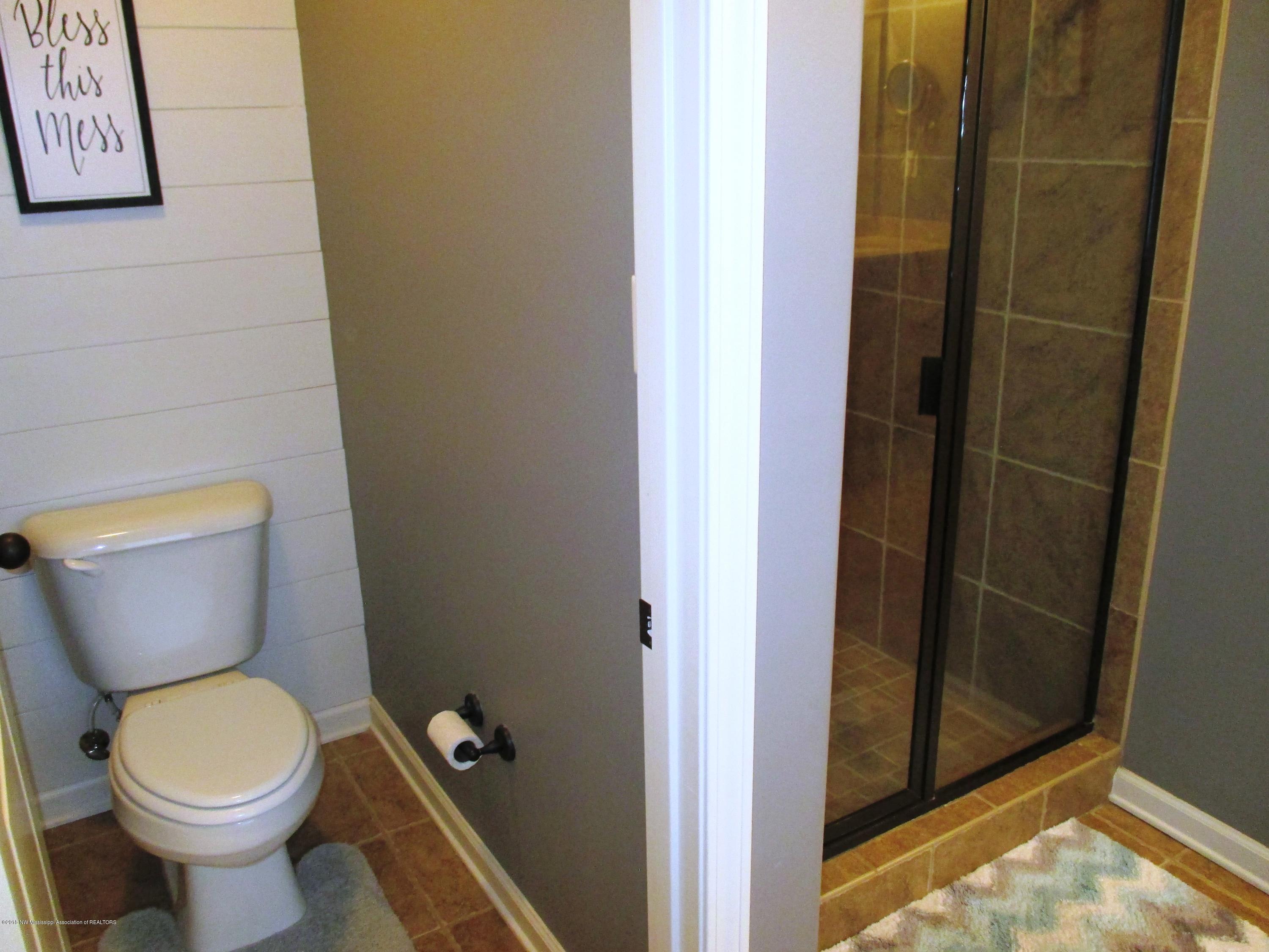 9239 Mitchell's Corner Road East Olive Branch, MS 38654 - Photo 19 of 31 Master Bath
