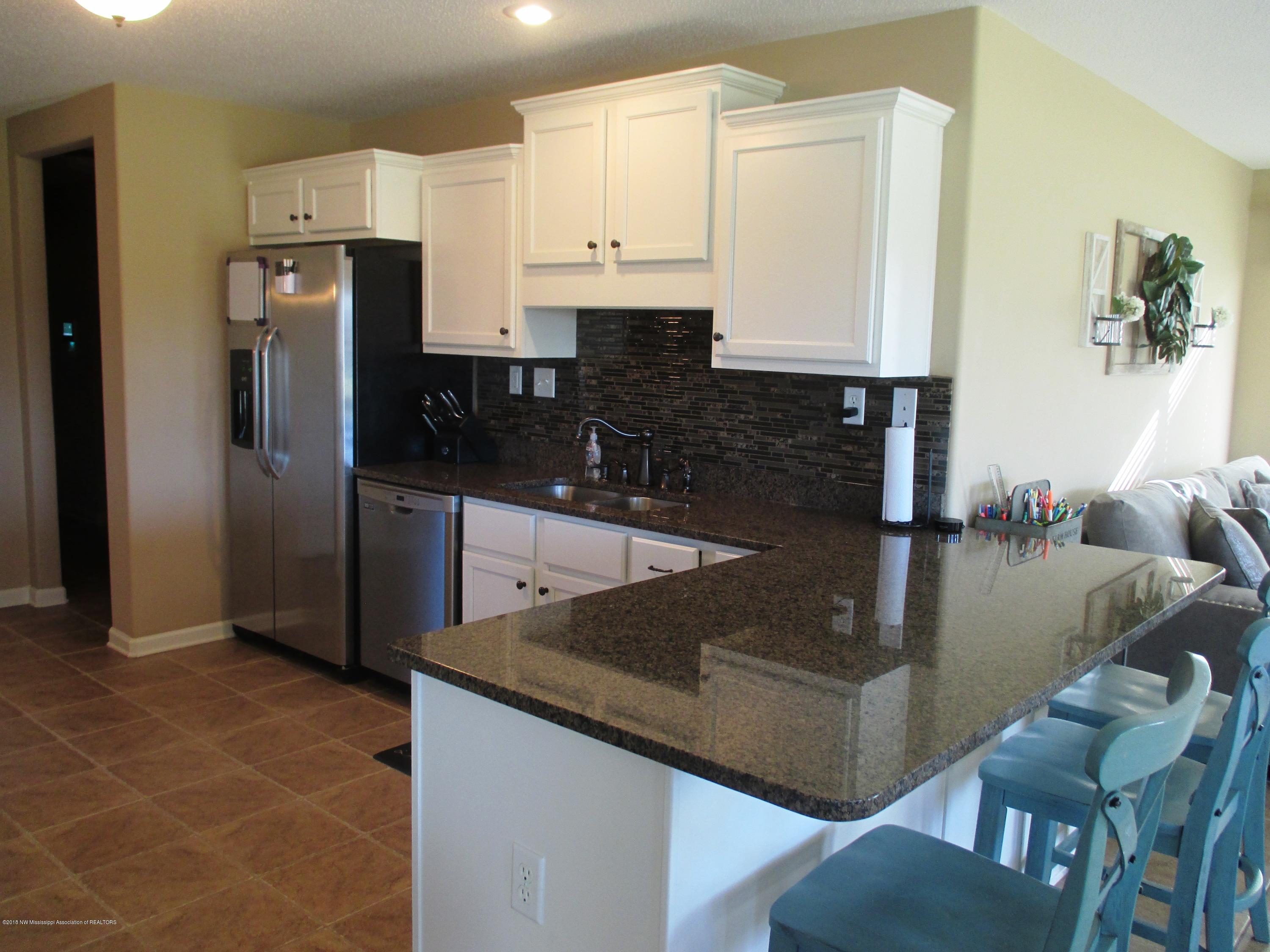 9239 Mitchell's Corner Road East Olive Branch, MS 38654 - Photo 8 of 31 Kitchen