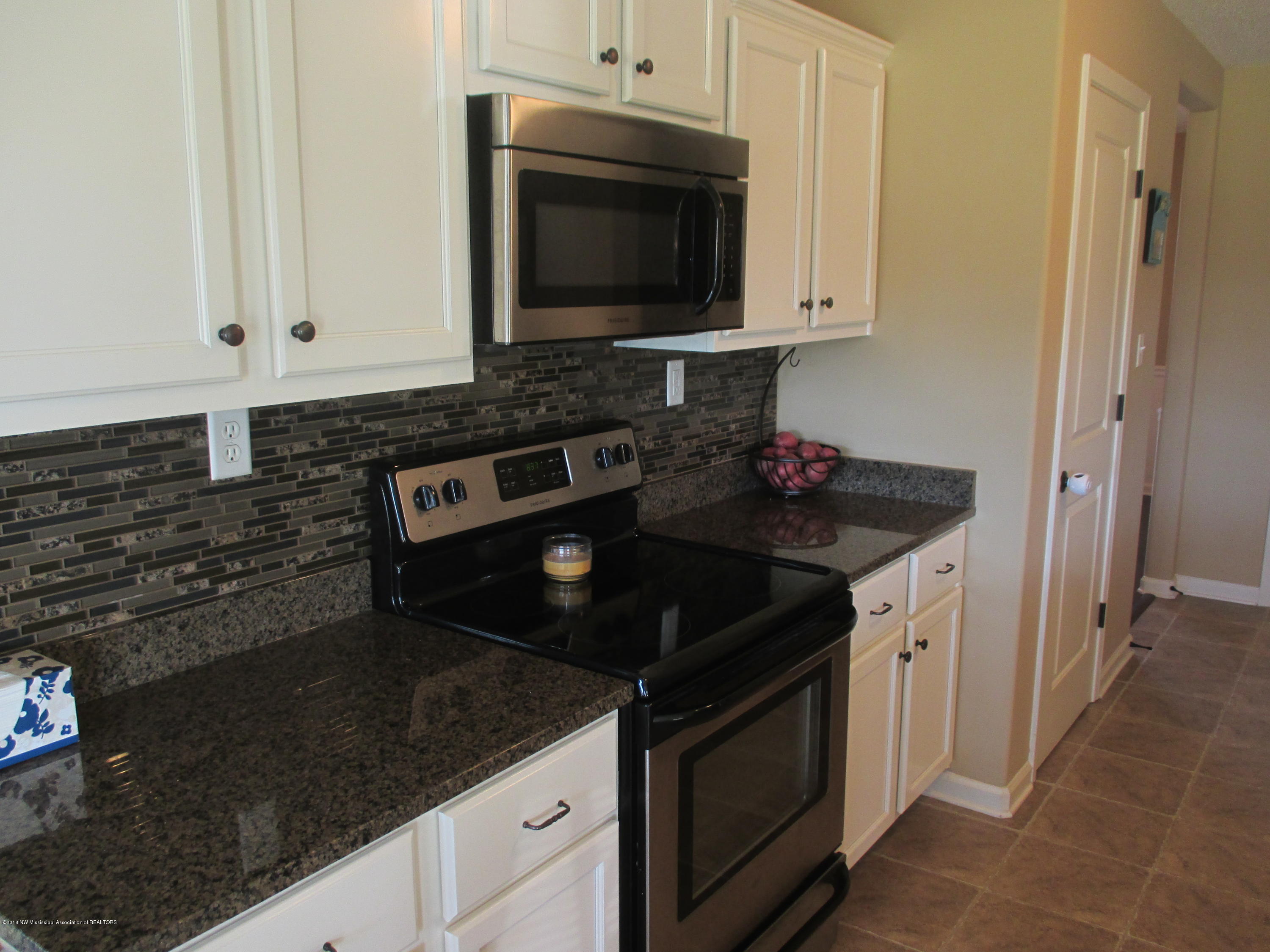 9239 Mitchell's Corner Road East Olive Branch, MS 38654 - Photo 9 of 31 Kitchen