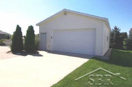 7733 North River Road Freeland, MI 48623 - Photo 5 of 13 20044096-4.JPG