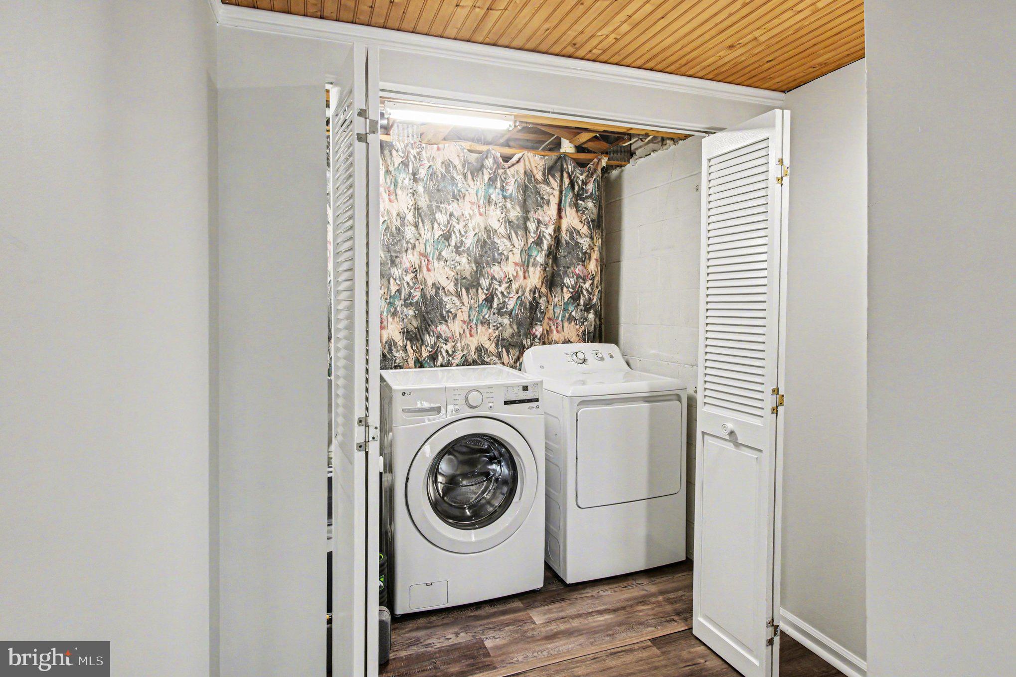 3402 Keswick Way Newtown Square, PA 19073 - Photo 9 of 29 Efficient laundry space with style.