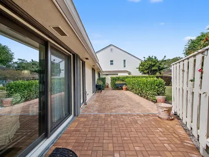 $700,000 | 11354 Briarwood Place, North Palm Beach, FL 33408