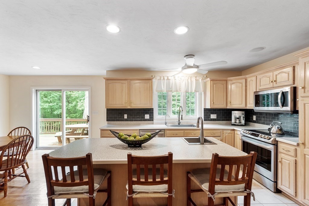 6 Farrar Road Upton, MA 01568 - Photo 8 of 42